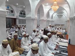 Aqaa Maulaa during the Nisf il Layl Namaaz in Musanji Masjid